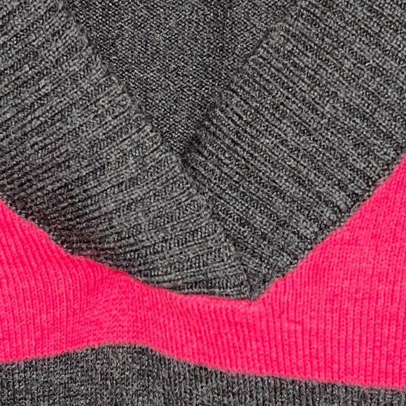 🦋3/40 GAP V-Neck Sweater (M) - Picture 5 of 6